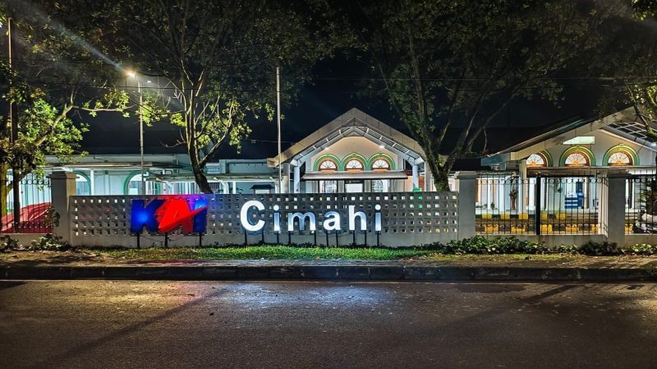 PT KAI Daop 2 Bandung mengoperasikan 54 stasiun, mayoritas berkelas III. Cari tahu stasiun mana saja yang paling sibuk dan bagaimana Stasiun KAI Daop 2 Bandung melayani mobilitas masyarakat.