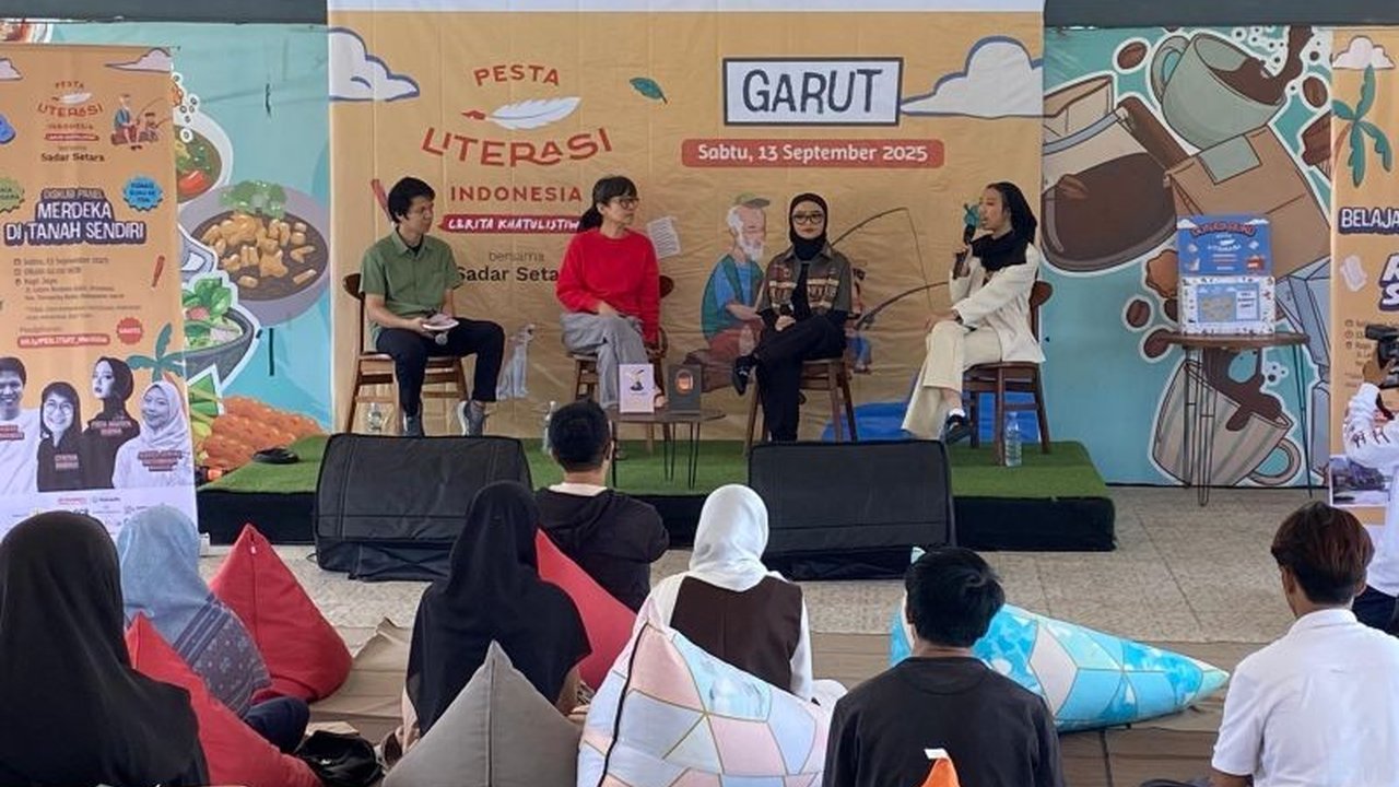 Anak muda Garut didorong untuk berani menulis dan mengekspresikan diri, dari isu lokal hingga lirik lagu, dalam diskusi 'Merdeka di Tanah Sendiri' untuk menyuarakan aspirasi.