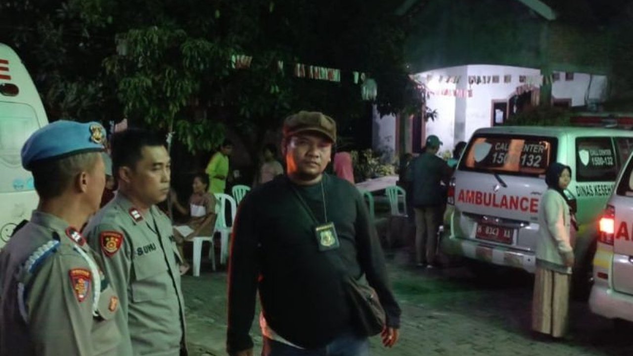 Puluhan warga Bangetayu Wetan, Semarang, dilarikan ke rumah sakit usai menyantap nasi kotak hajatan. Polisi sedang menyelidiki dugaan **keracunan massal Semarang** ini.