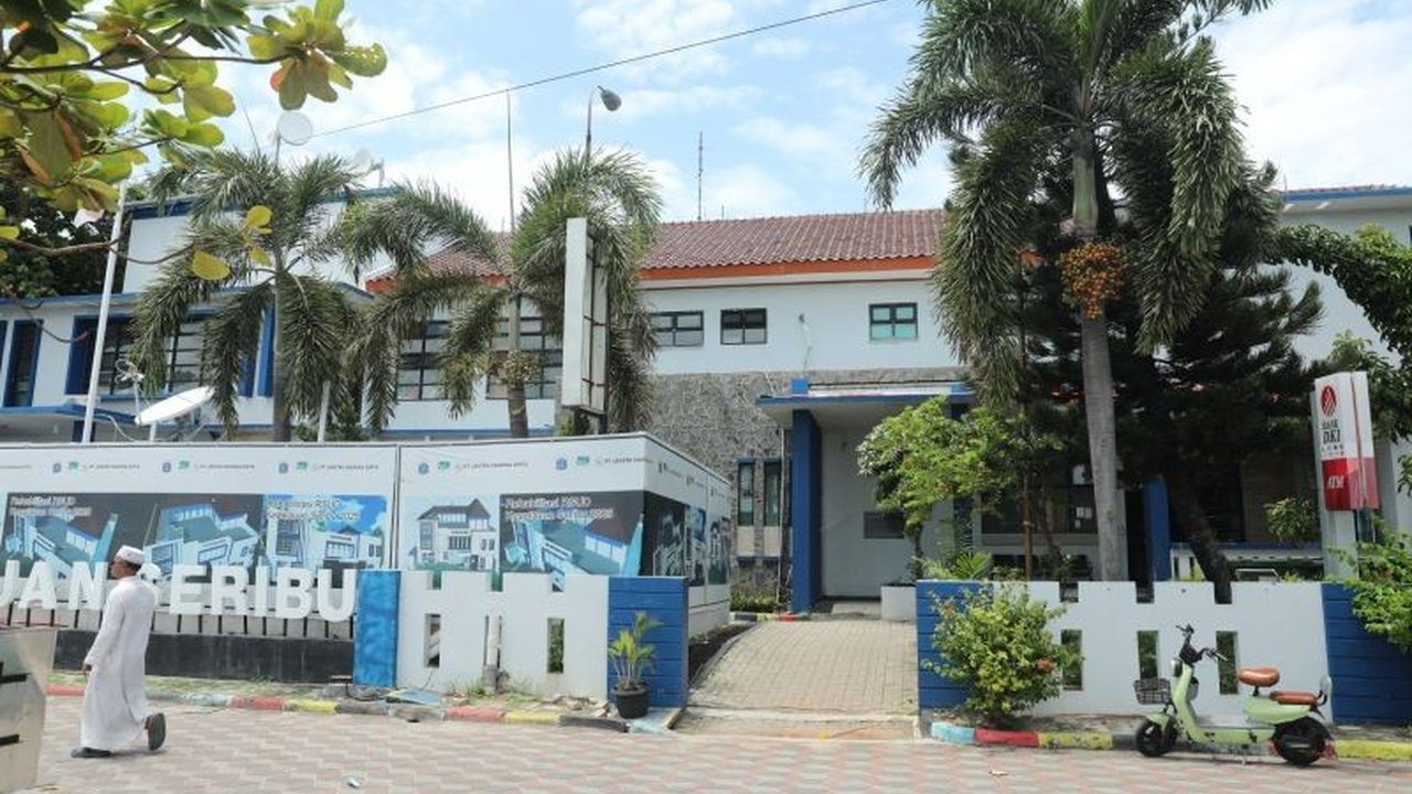 Proyek Renovasi RSUD Kepulauan Seribu di Pulau Pramuka telah mencapai 44 persen. Temukan mengapa penguatan struktur gedung ini penting bagi nelayan dan warga setempat.