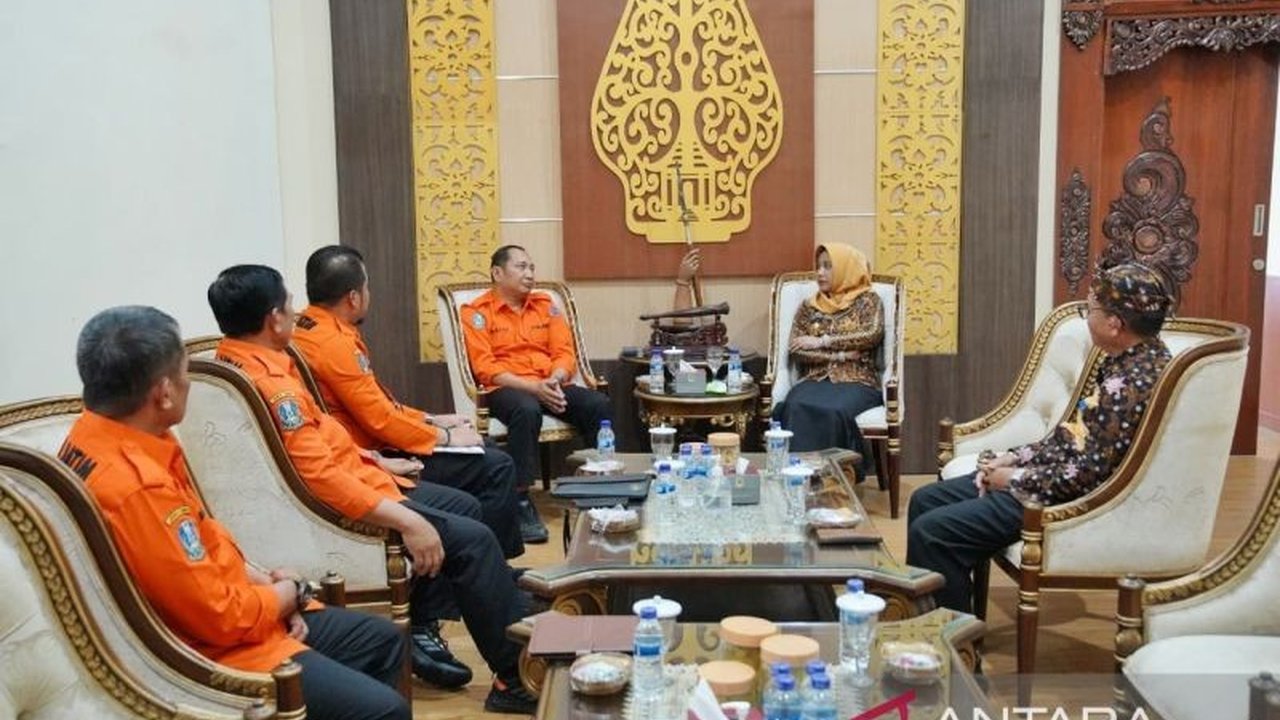 Kota Mojokerto resmi ditunjuk sebagai tuan rumah Bulan PRB 2025 Mojokerto, membawa semangat Majapahit untuk membangun peradaban tangguh bencana. Apa saja agendanya?