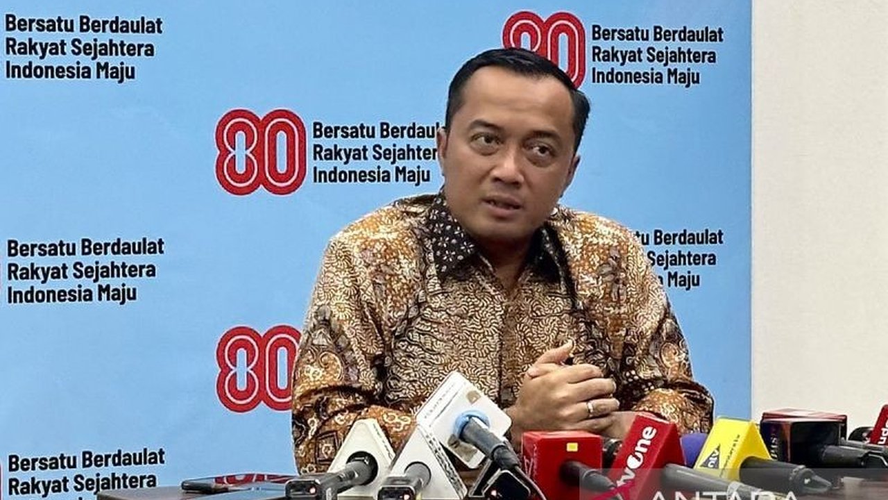 Mensesneg Prasetyo Hadi mendesak Polri mengusut tuntas insiden rantis Brimob lindas ojol yang berujung kematian saat pembubaran demo di Jakarta. Bagaimana kelanjutan kasus ini?