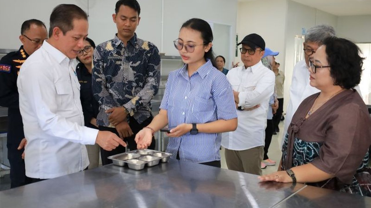 Menteri Lingkungan Hidup Hanif Faisol Nurofiq menekankan pentingnya pengelolaan sampah dalam Program Makan Bergizi Gratis, demi menjaga lingkungan Bali dan keberlanjutan.