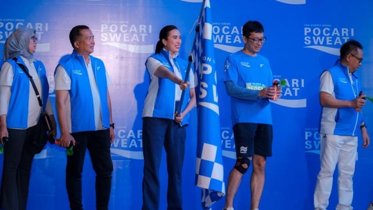 Pocari Sweat Run Mandalika 2025 berhasil menarik 9.000 pelari, memenuhi hotel dan pesawat, serta menggerakkan UMKM, membuktikan potensi besar sport tourism di NTB.
