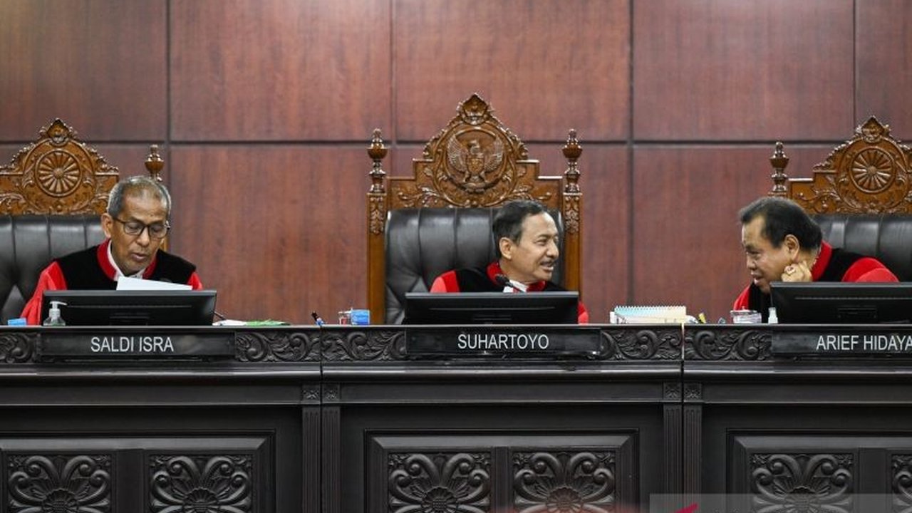 Meskipun Arief Hidayat Pensiun MK pada 2026, ia berjanji akan terus mengabdi di bidang hukum, mendidik mahasiswa, dan mengingatkan pentingnya hukum berlandaskan ketuhanan.