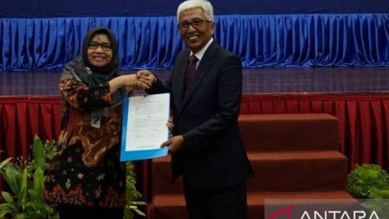 Universitas Jambi (Unja) memperkuat Kerja Sama Unja KBRI dengan Kedutaan Besar Republik Indonesia di Kuala Lumpur, Malaysia, untuk meningkatkan kualitas pendidikan anak migran. Bagaimana kolaborasi ini akan membentuk masa depan mereka?