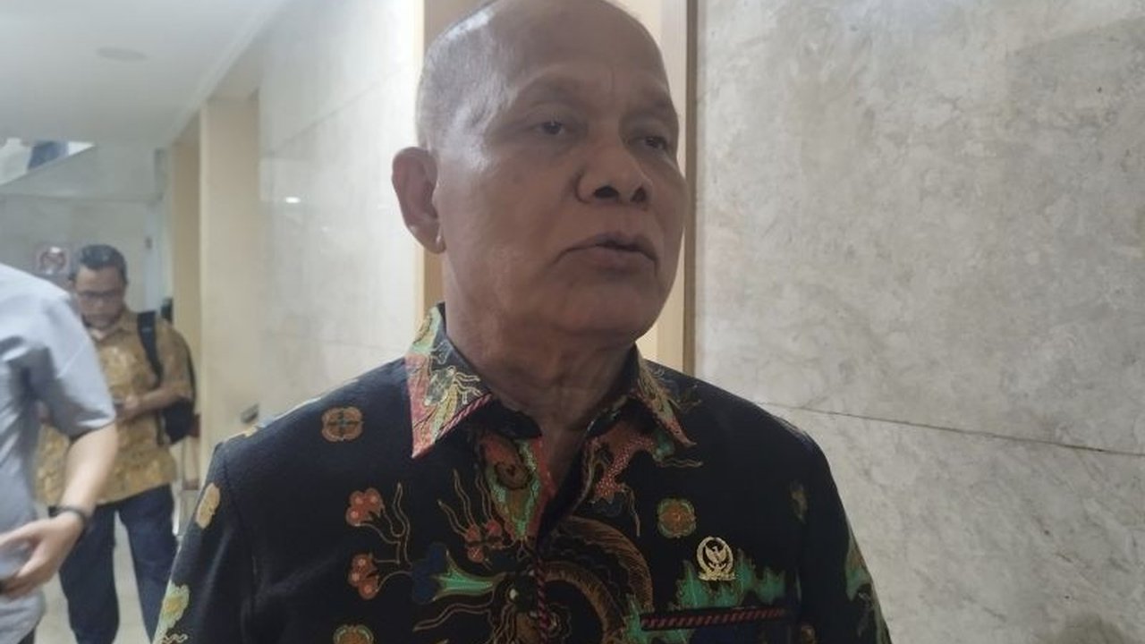 DPR RI tengah menggodok naskah akademik RUU Perampasan Aset agar menjadi prioritas Prolegnas 2025. Prosesnya tak mudah, butuh kehati-hatian agar tidak jadi alat politis.
