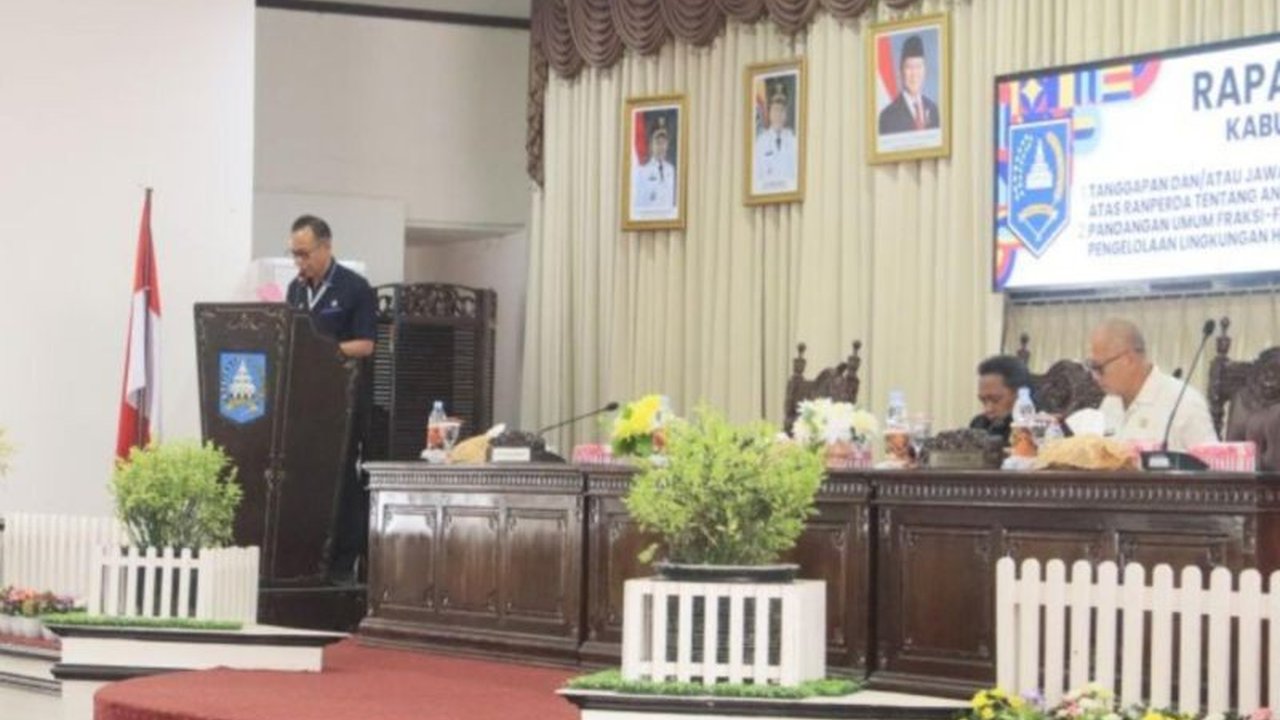Pemerintah Kabupaten Hulu Sungai Selatan (HSS) memprioritaskan Belanja Daerah HSS 2026 untuk SDM, ekonomi berbasis teknologi, dan infrastruktur ramah lingkungan. Simak strategi Pemkab HSS!
