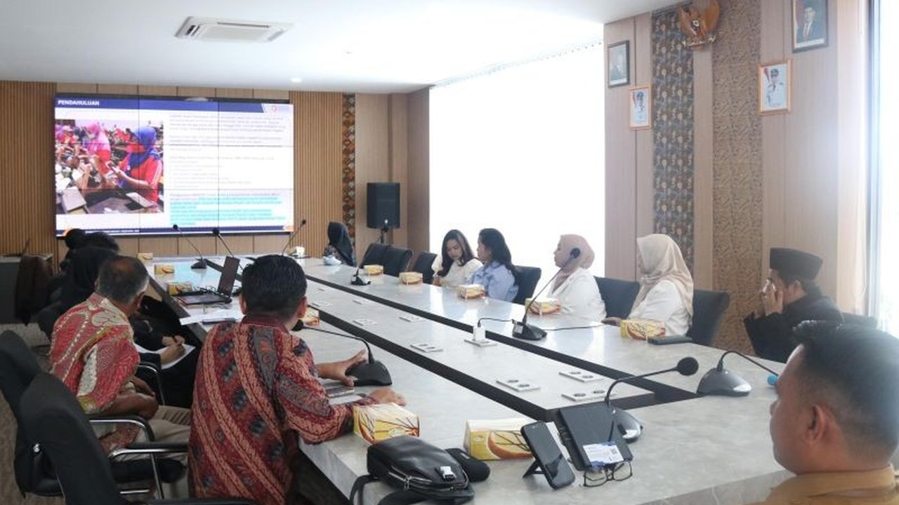 Pemerintah Provinsi Jabar berencana membangun Sentra Industri Hasil Tembakau Garut dengan anggaran DBHCHT untuk tingkatkan produktivitas dan kesejahteraan. Apa dampaknya bagi petani?