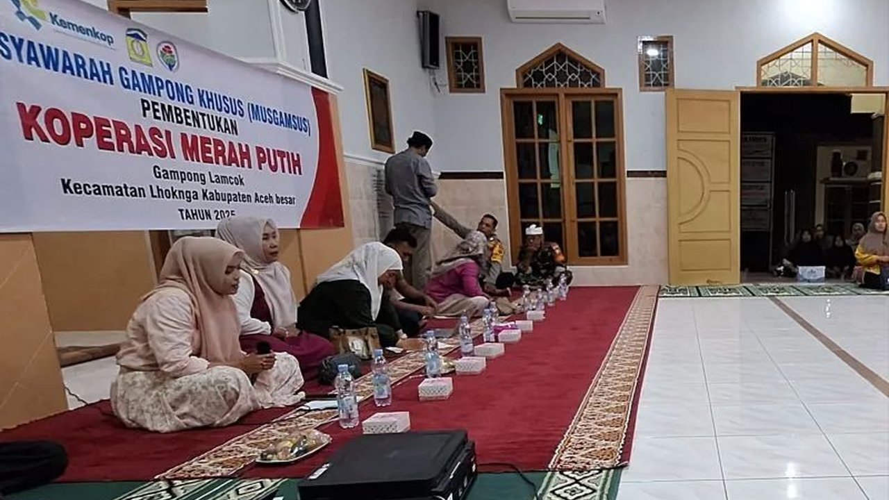 Dinas Koperasi UKM dan Perdagangan Aceh Besar mengumumkan 44 Koperasi Merah Putih Syariah (KDMP) akan beroperasi September 2025. Bagaimana dampak KDMP Aceh Besar terhadap kesejahteraan masyarakat?