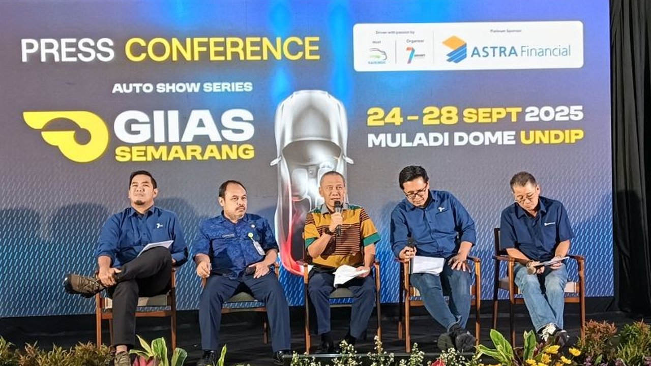Pameran otomotif GIIAS Semarang 2025 kembali hadir dengan 18 merek mobil dan motor terbaru, termasuk kendaraan listrik. Gaikindo optimis potensi pasar Jateng akan terus berkembang.