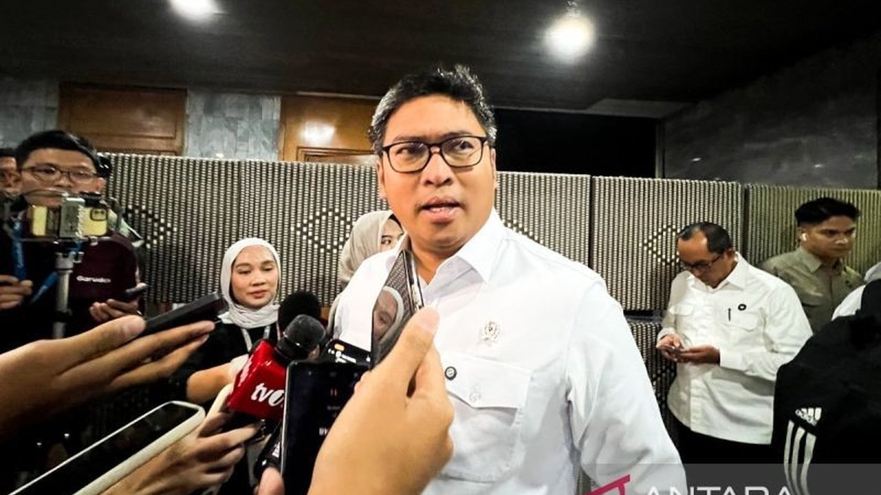 Kabar gembira bagi masyarakat! Wakil Menteri Pertanian mengumumkan harga beras mulai turun di 150 kabupaten/kota se-Indonesia. Penasaran strategi pemerintah di balik penurunan harga beras ini?