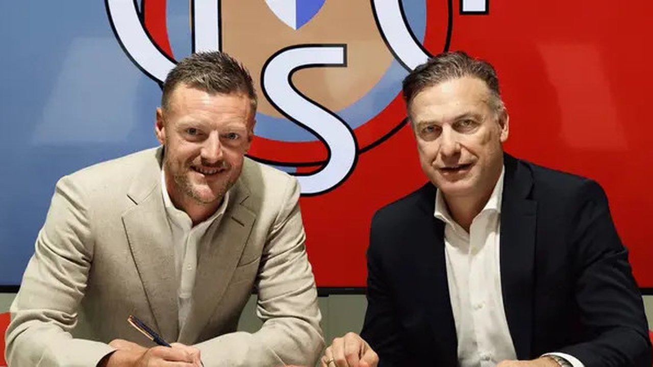 Jamie Vardy resmi bergabung dengan Cremonse dengan status bebas transfer, Selasa (2/9/2025) dini hari WIB. Vardy menandatangani kontrak berdurasi satu tahun, dan opsi perpanjangan satu tah