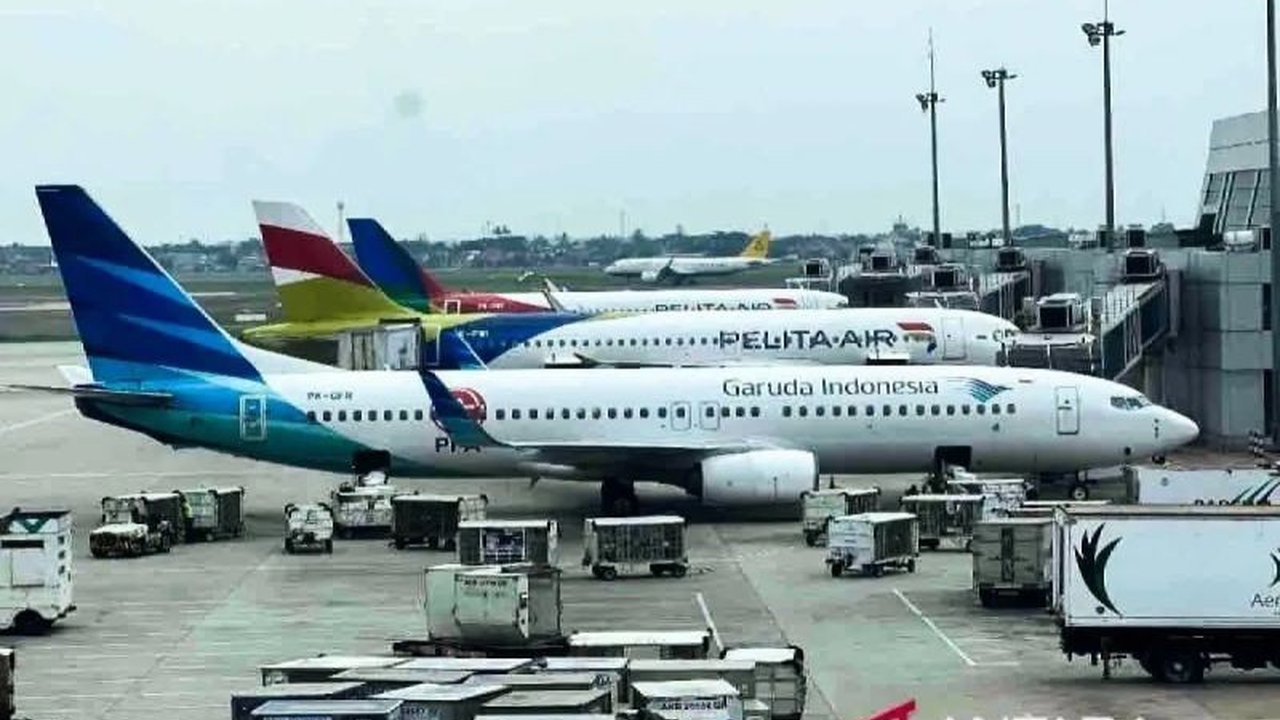 Rencana Merger Pelita Air Garuda masih dalam tahap evaluasi oleh Danantara tanpa target waktu pasti. Apa alasan di balik langkah strategis Pertamina ini dan bagaimana dampaknya?