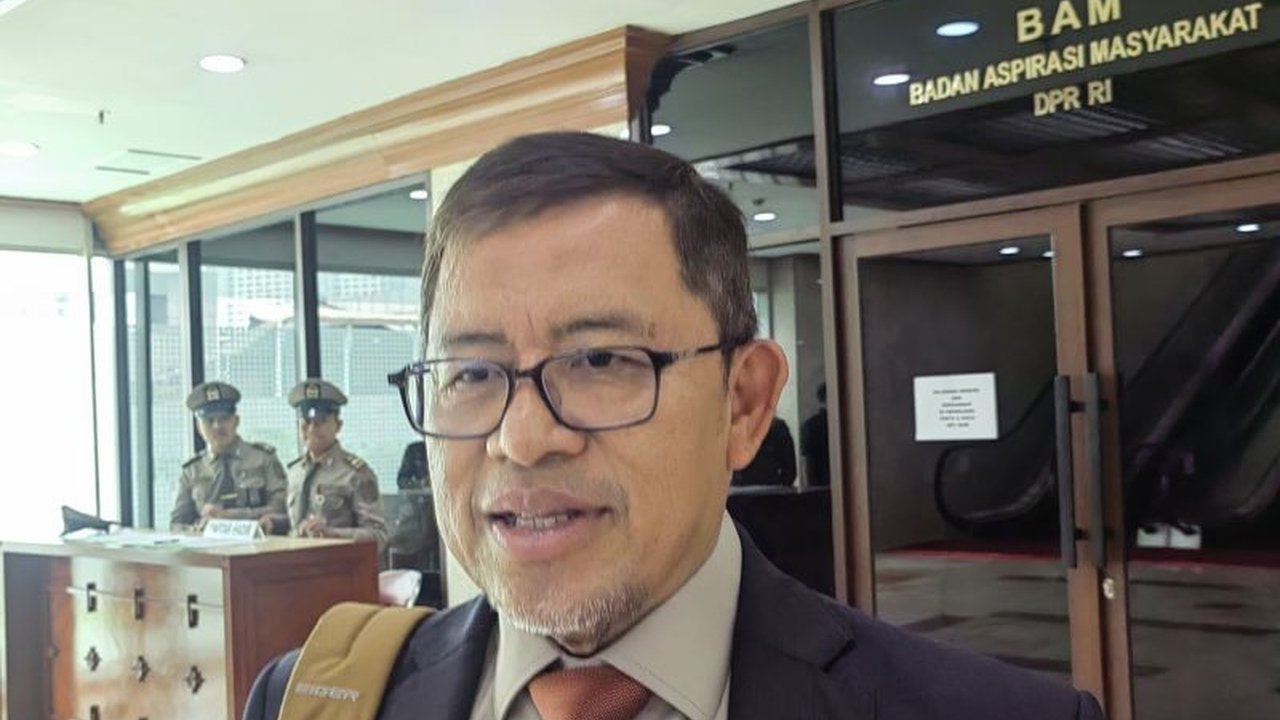 DPR RI akan menindaklanjuti aspirasi PSEM terkait kebingungan mekanisme royalti hak cipta yang dinilai belum transparan dan adil, di tengah dinamika industri musik nasional.