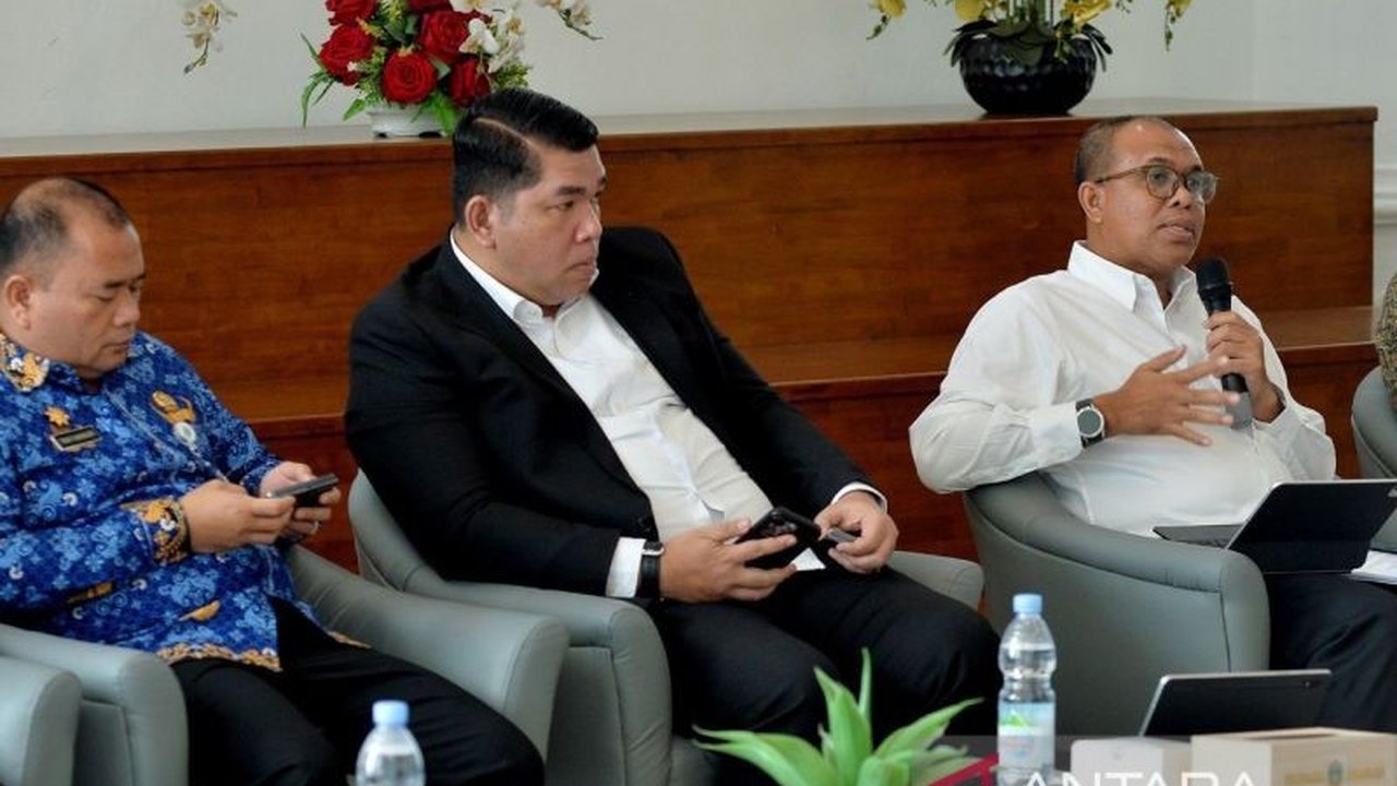 Dinas Kesehatan Sumut memastikan program Universal Health Coverage (UHC Sumut) akan segera berlaku penuh mulai Oktober 2025. Masyarakat cukup bawa KTP untuk berobat gratis, didukung maklumat bersama RS dan klinik.