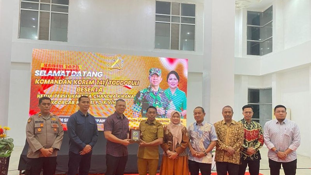 Kolaborasi Danrem Bupati Sidrap perkuat sektor pangan, energi terbarukan, dan layanan sosial. Temukan bagaimana Sidrap menjadi lumbung padi dan pelopor PLTB di Sulsel!