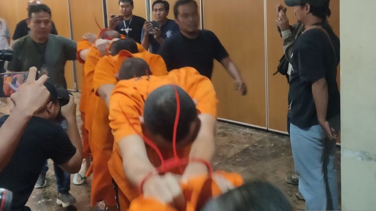 Kuasa hukum korban penculikan KCP bank beberkan sejumlah keanehan mencurigakan yang terjadi seminggu sebelum insiden tragis, memunculkan pertanyaan besar.