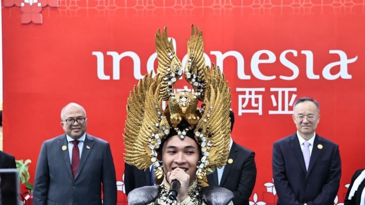 Indonesia tampil memukau dengan tiga Paviliun Indonesia di CAEXPO 2025, memamerkan inovasi teknologi AI, produk unggulan, dan potensi investasi. Apa saja yang ditampilkan?