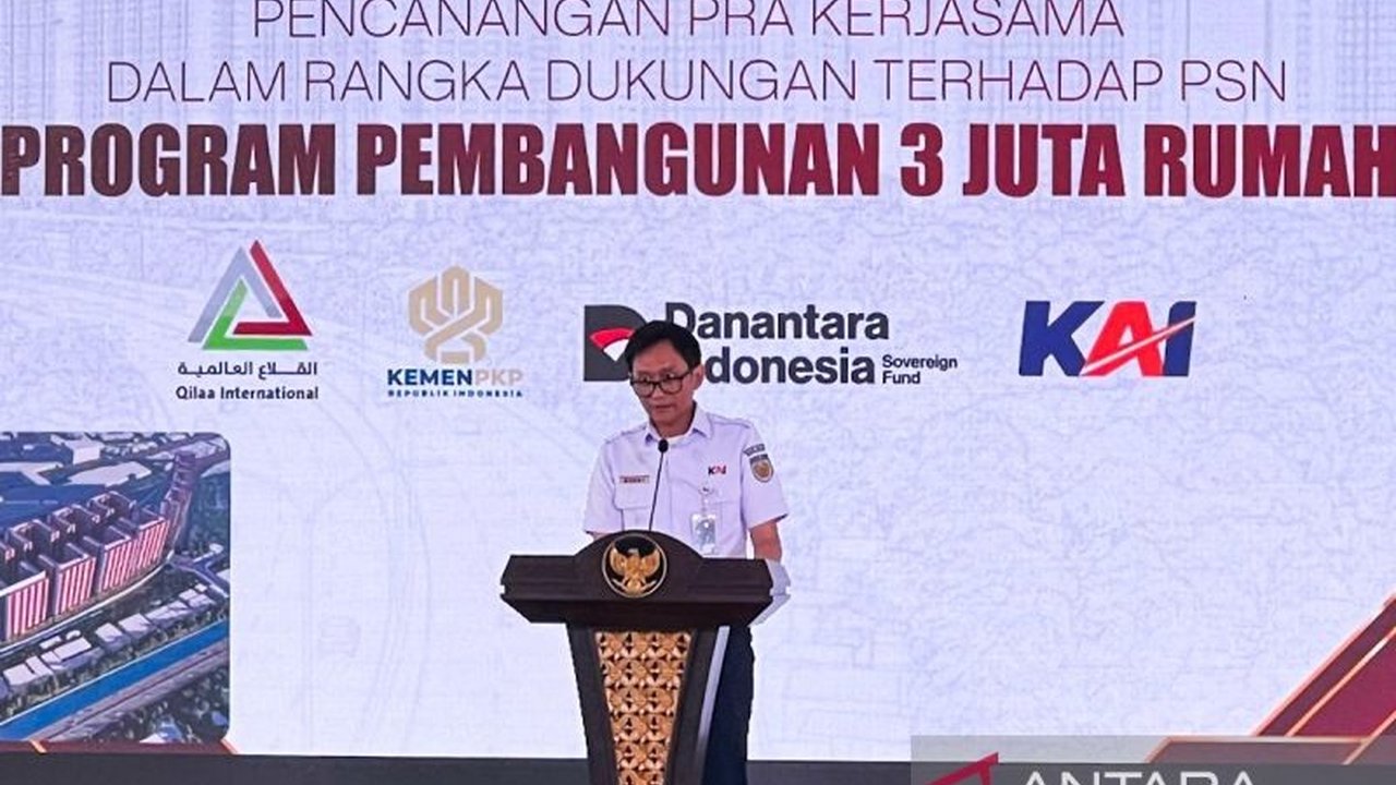 Dirut KAI Bobby Rasyidin tegaskan komitmen dukung Program 3 Juta Rumah Presiden Prabowo, siap manfaatkan aset lahan untuk hunian terintegrasi transportasi publik. Bagaimana KAI mewujudkannya?