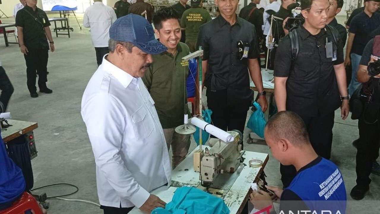Profesor hukum Unsoed menilai Transformasi Pemasyarakatan melalui optimalisasi balai latihan kerja di lapas krusial untuk reintegrasi sosial narapidana, mencegah residivisme, dan menciptakan individu produktif.