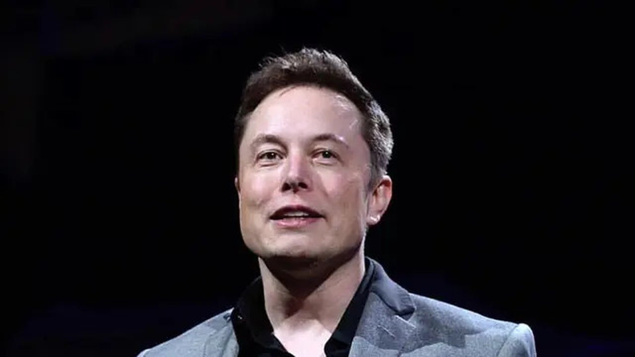 Setelah menguasai sebagian saham, bos Tesla dan SpaceX Elon Musk ingin mengakuisisi seluruh saham Twitter. (Instagram/elonrmuskk).