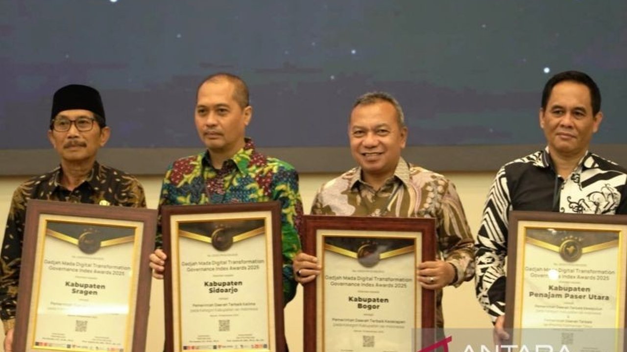 Kabupaten Bogor berhasil menorehkan prestasi gemilang dengan masuk 10 besar Nasional dalam ajang GM-DTGI 2025, membuktikan komitmen kuat terhadap transformasi digital. Simak detailnya!