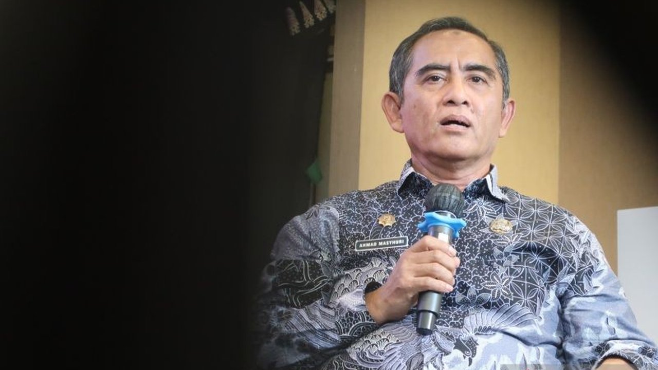 Pemprov NTB siapkan 60 UKM untuk MotoGP Mandalika 2025, mayoritas kuliner. Terungkap alasan di balik potensi kenaikan harga makanan di event internasional ini. Simak selengkapnya!