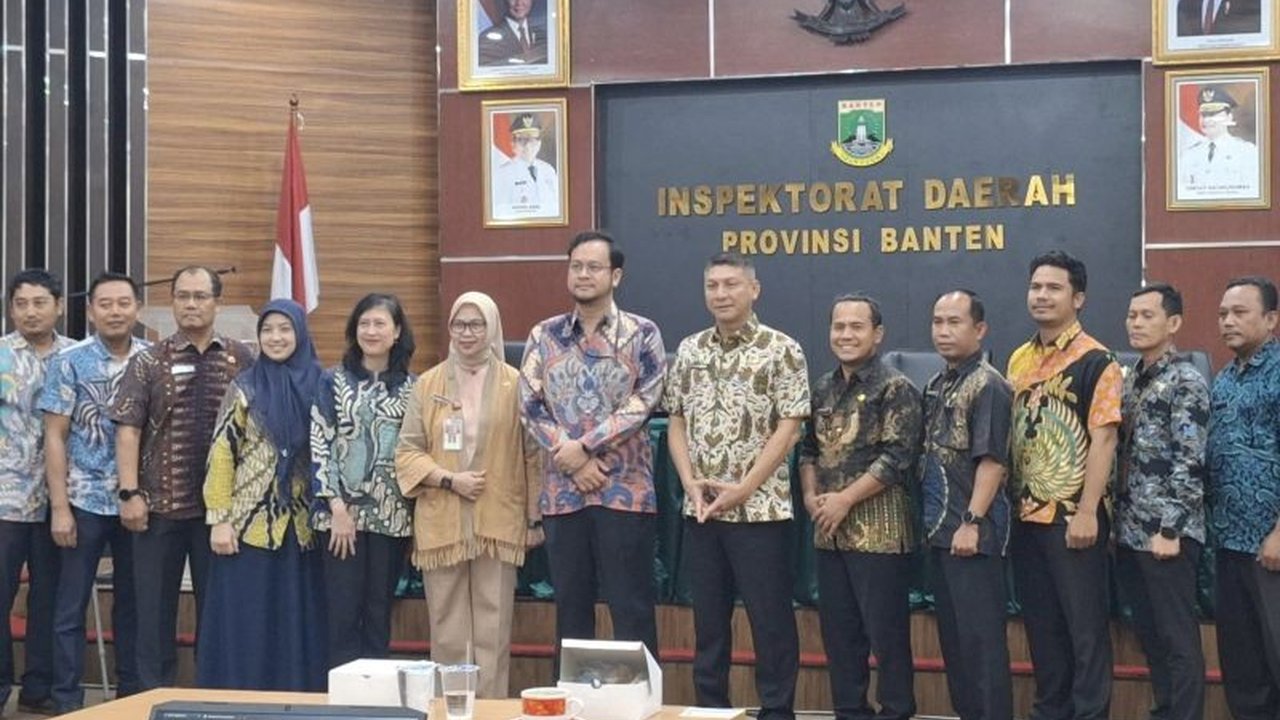 Komisi Pemberantasan Korupsi (KPK) membina empat desa di Banten sebagai percontohan program Desa Antikorupsi, menyusul ribuan kasus korupsi di tingkat desa yang terus meningkat. Simak desa mana saja yang terpilih!