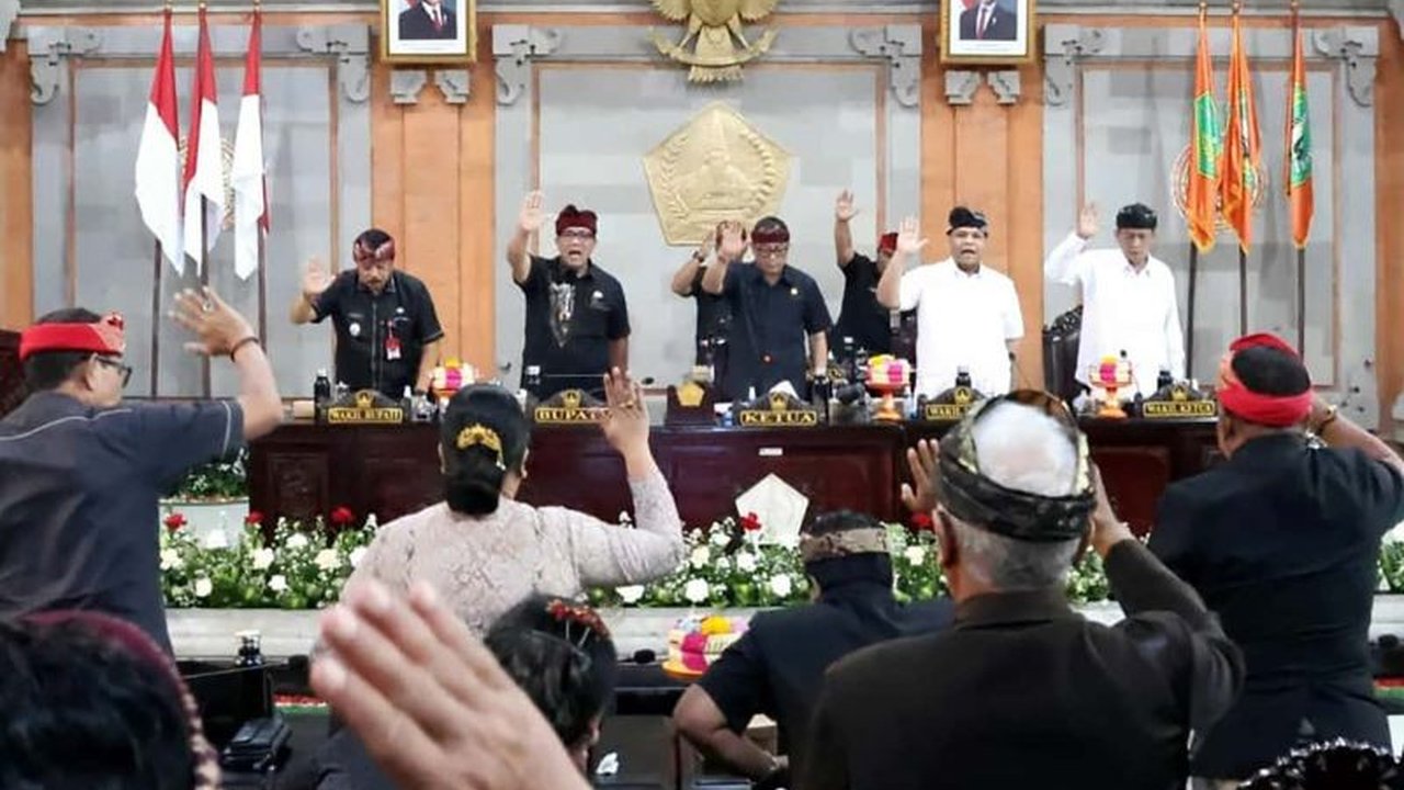 Pemkab dan DPRD Tabanan menekankan peran vital Perusda Tabanan sebagai penggerak ekonomi kerakyatan dan UMKM, khususnya di sektor pertanian. Simak detail komitmennya!