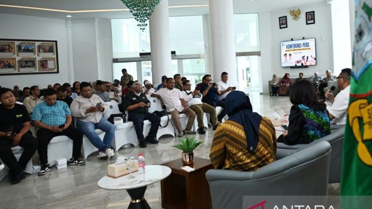 Pemprov Sumut alokasikan Rp31 miliar untuk Program Sekolah Gratis Nias mulai 2026, memastikan tidak ada lagi pungutan SPP di 144 SMA/SMK. Simak detailnya!