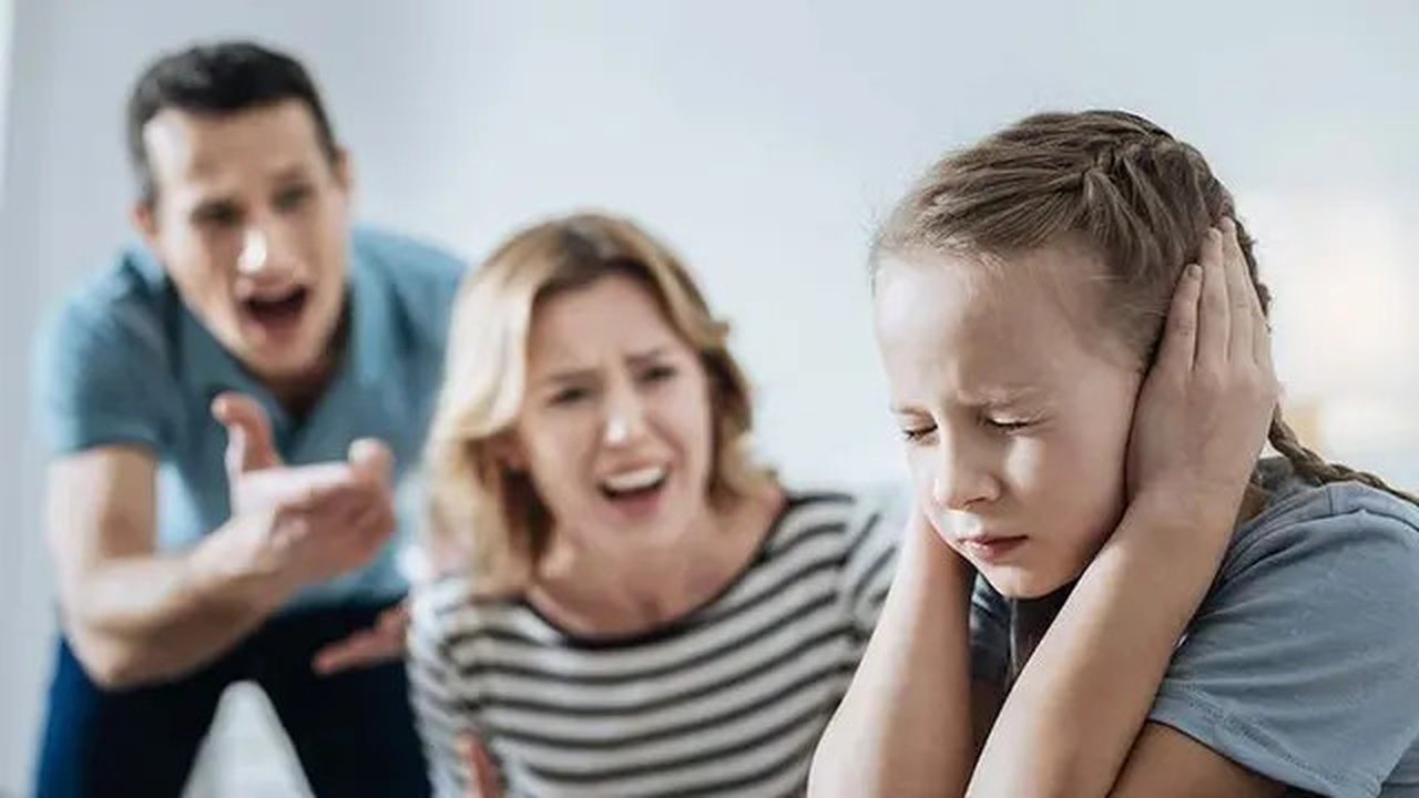 Ilustrasi Marah ke Anak. (foto: Pinterest/FirstCry India).