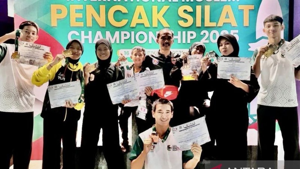 Kontingen SPOBDA Kalsel Raih Medali Pencak Silat Internasional, sukses membawa pulang tujuh medali, termasuk lima emas, dari IMPSC 2025. Pembinaan atlet muda Kalsel terbukti efektif!