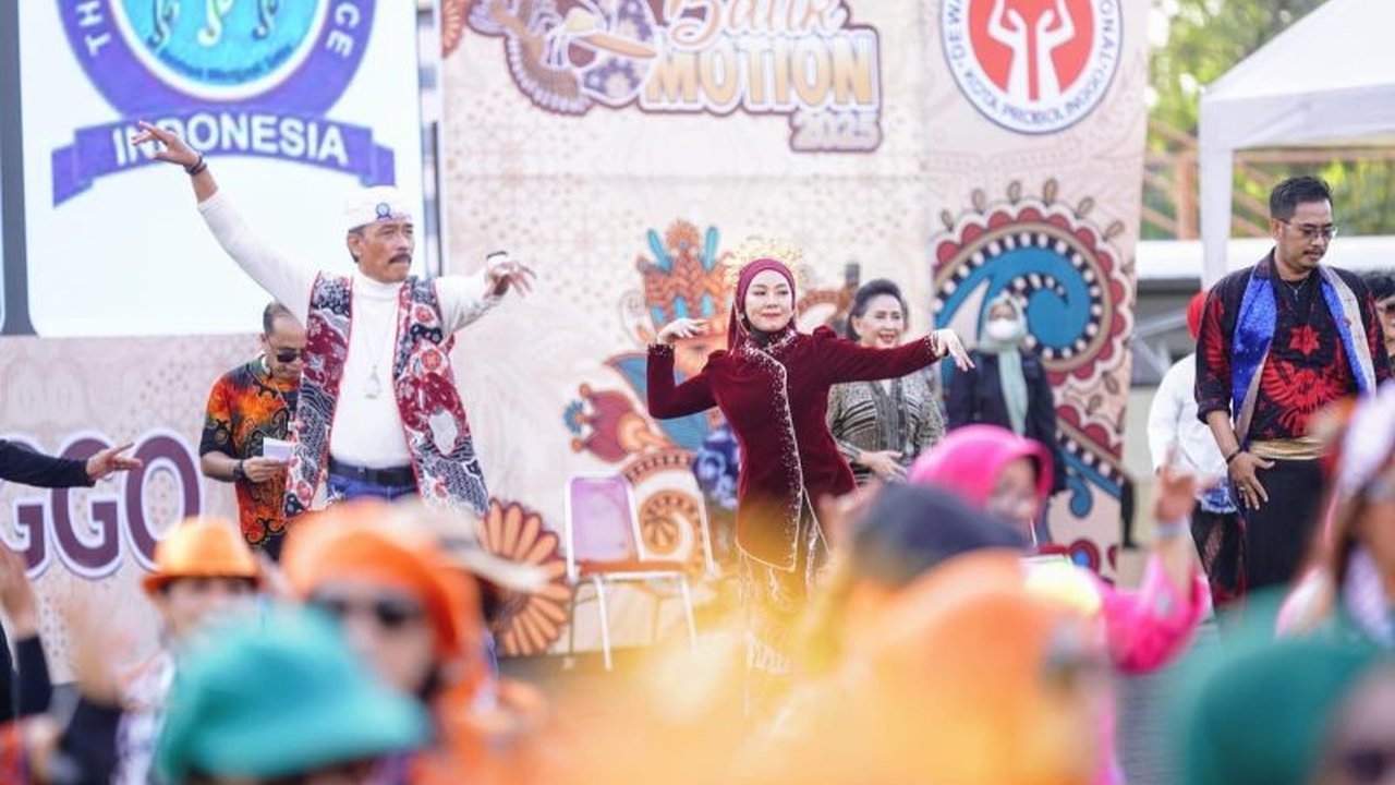 Batik In Motion Probolinggo 2025, ajang promosi wisata dan budaya di Kota Probolinggo, menargetkan perputaran ekonomi Rp1,5 miliar. Bagaimana acara ini menggerakkan ekonomi kreatif dan memajukan UMKM lokal?