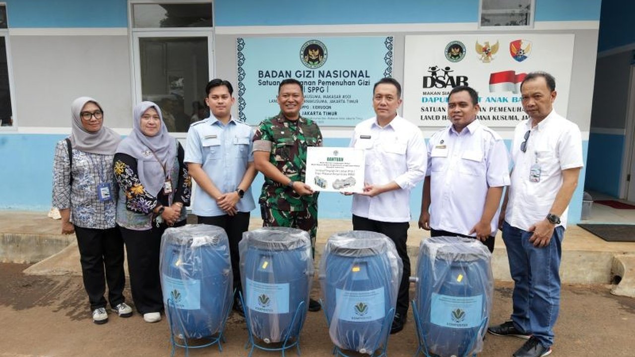 Wakil Menteri Lingkungan Hidup (Wamen LH) meminta program Makanan Bergizi Gratis (MBG) menjadi teladan dalam pengelolaan sampah program MBG. Program ini berpotensi hasilkan 800 ton sampah harian!