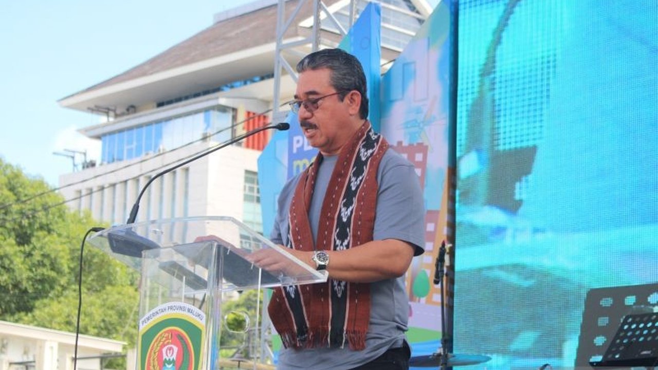 Pemerintah Provinsi Maluku berhasil mewujudkan layanan listrik 24 jam Maluku di enam desa pelosok, sekaligus meluncurkan program listrik gratis bagi warga kurang mampu. Bagaimana dampaknya?