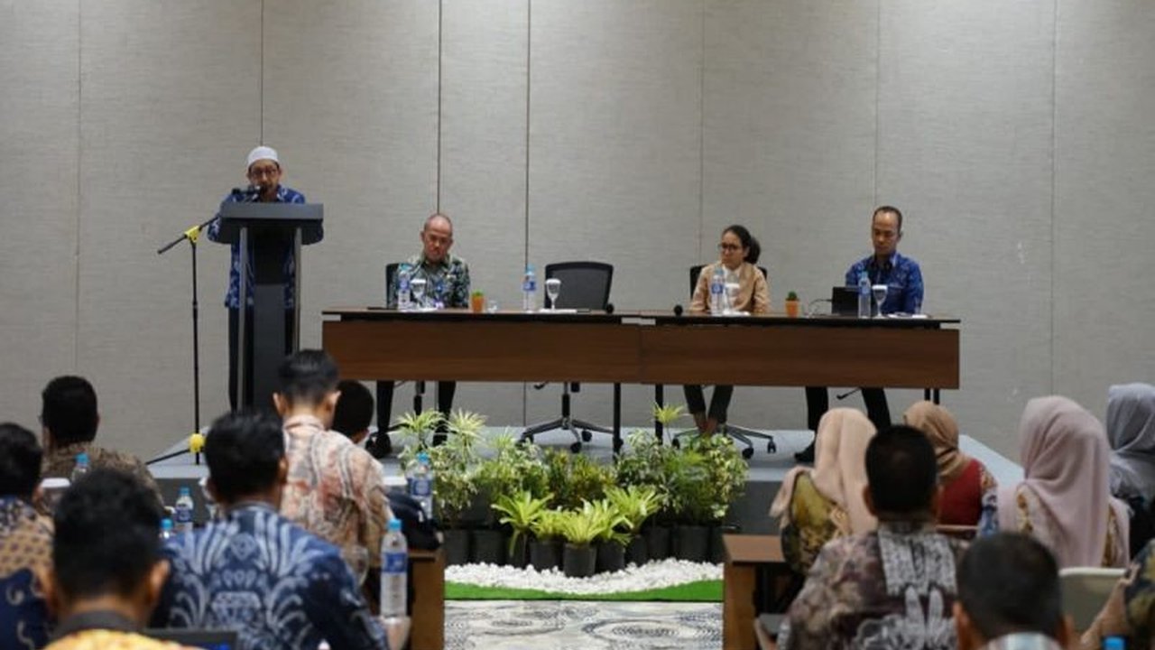 Pemerintah Kabupaten Banjar serius mempercepat Digitalisasi Retribusi Banjar, menjanjikan tata kelola keuangan daerah yang lebih transparan dan inovatif. Simak langkah-langkahnya!