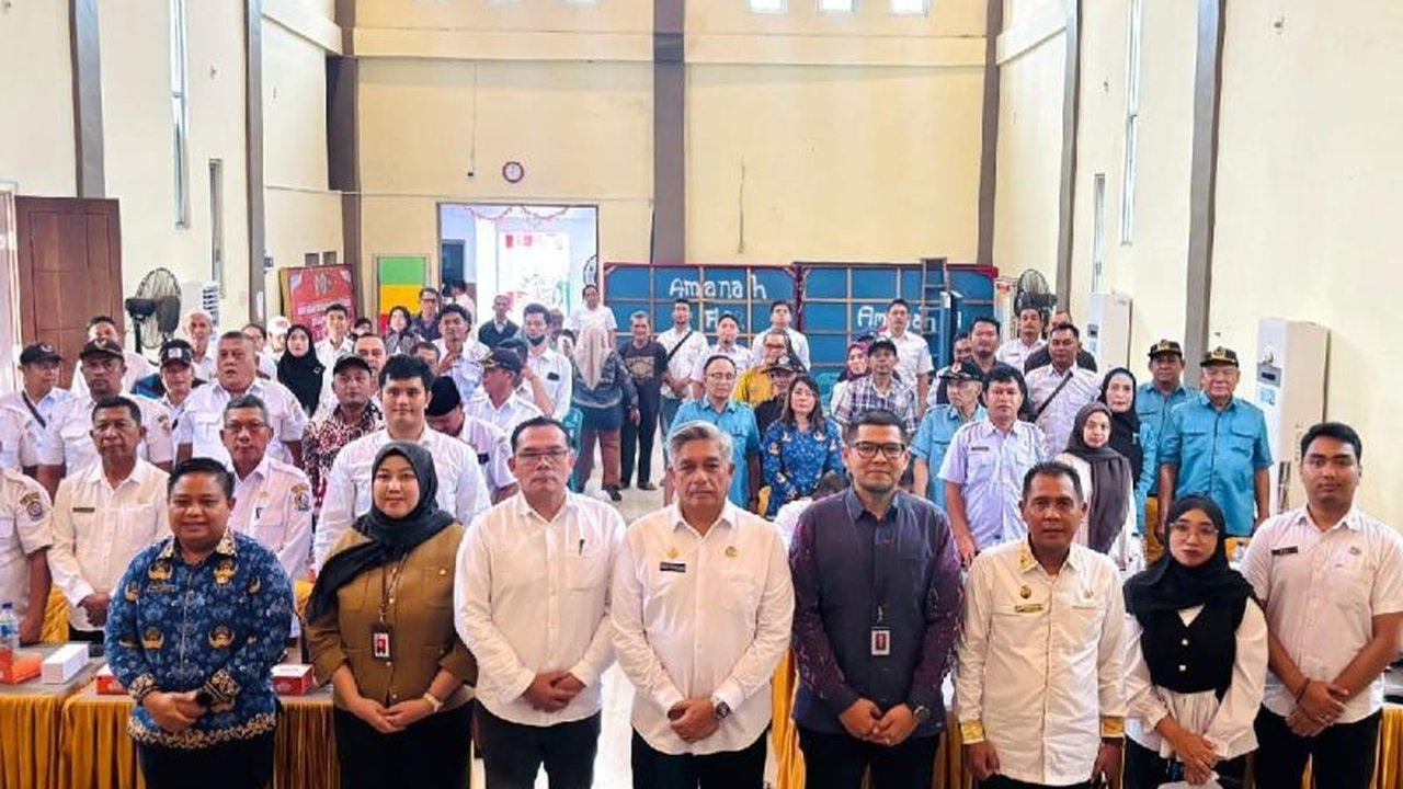 OJK Sumatera Utara bersama Pemkab Deli Serdang gencar tingkatkan Literasi Keuangan masyarakat. Upaya ini jadi tameng vital lindungi warga dari aktivitas ilegal yang merugikan. Bagaimana strateginya?