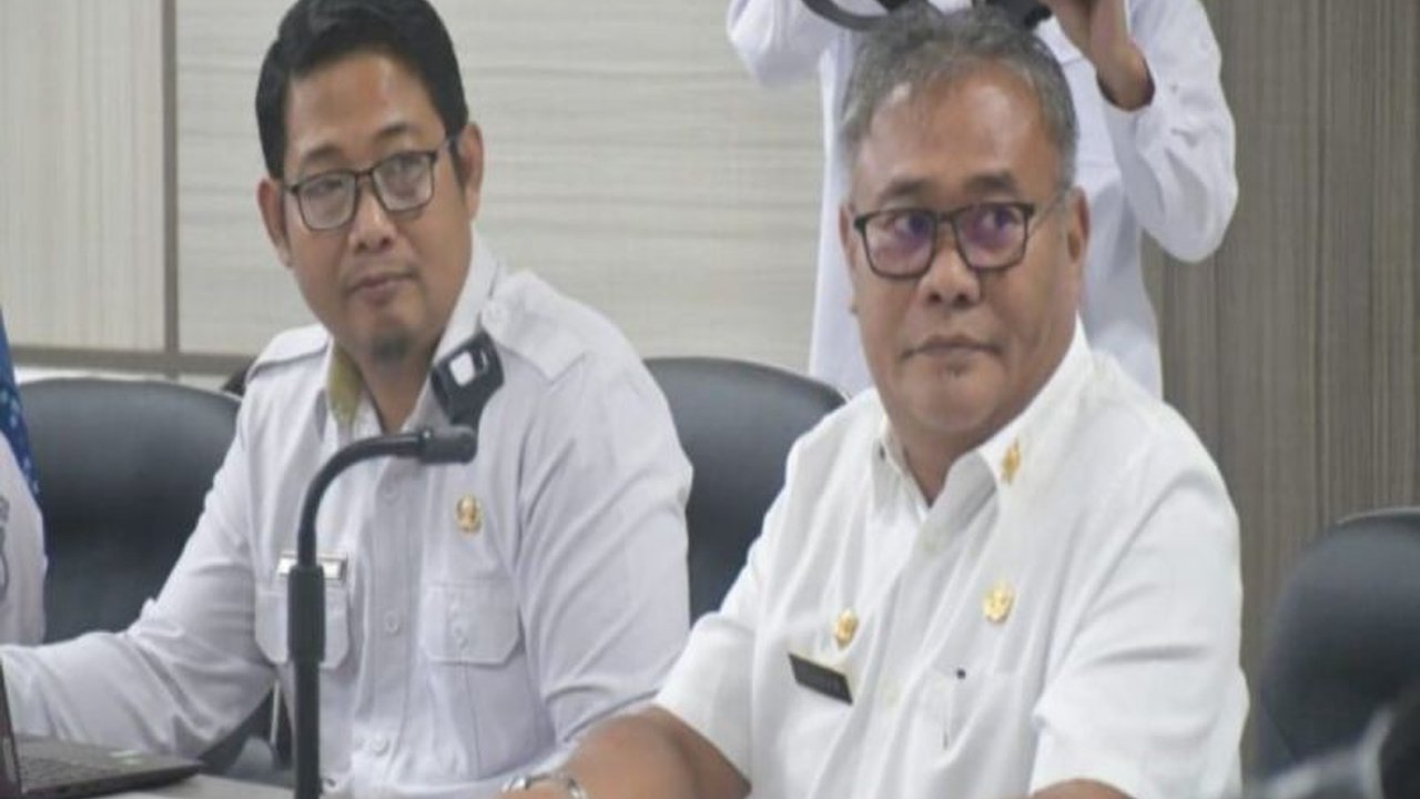 Sebanyak 100 peserta didik dari keluarga kurang mampu kini resmi memulai pendidikan gratis di Sekolah Rakyat Sulbar. Inisiatif ini wujudkan keadilan sosial dan masa depan cerah.