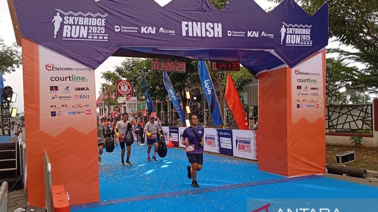 Skybridge Run KAI 2025 sukses menarik 3.300 peserta, menjadi ajang KAI Daop 5 Purwokerto memperkenalkan transportasi perkeretaapian dan merayakan HUT ke-80.