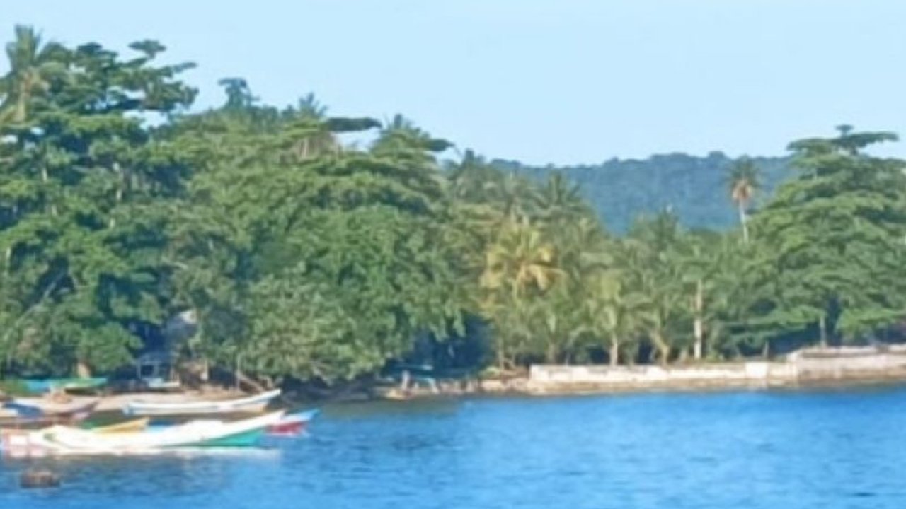 Puskesmas Kameri di Pulau Numfor, Biak Numfor, Papua, siap beroperasi penuh untuk melayani masyarakat, menjawab tantangan geografis wilayah kepulauan dan meningkatkan akses kesehatan.