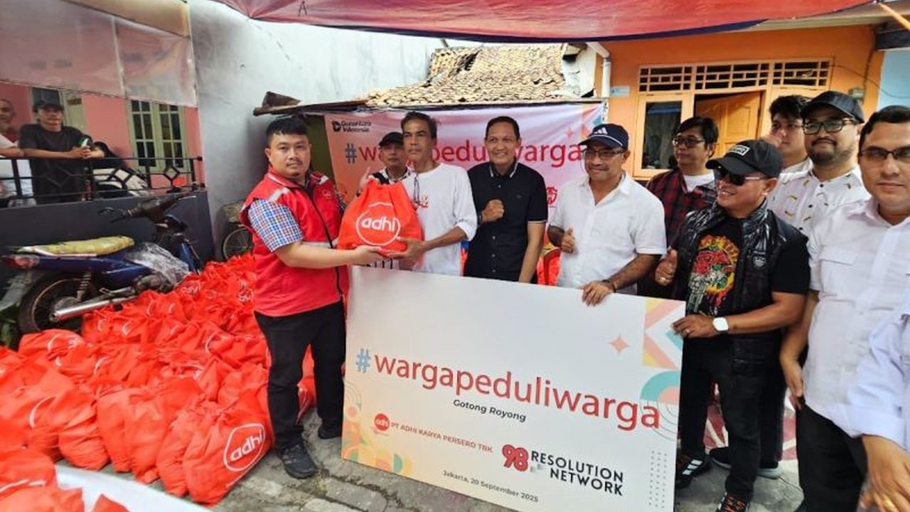 Komunitas 98 Resolution Network menunjukkan kepeduliannya dengan menyalurkan 1.000 paket sembako di Jakarta, menegaskan semangat #WargaPeduliWarga di tengah tantangan ekonomi.
