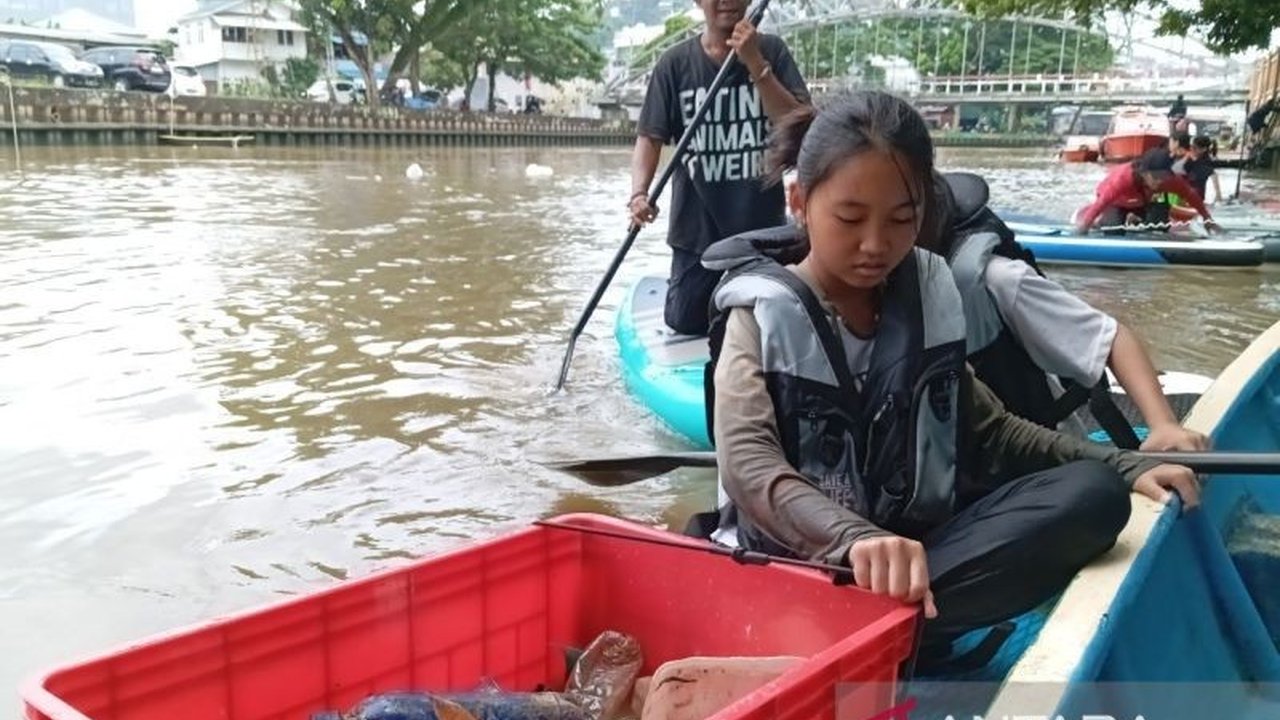 Wakil Wali Kota Samarinda mengajak warga menjaga kelestarian Sungai Karang Mumus dengan kampanye 'Jaga Sungai Lindungi Bumi' dalam perayaan HUT ke-10 GMSS-SKM, bahkan ikut turun memungut sampah.