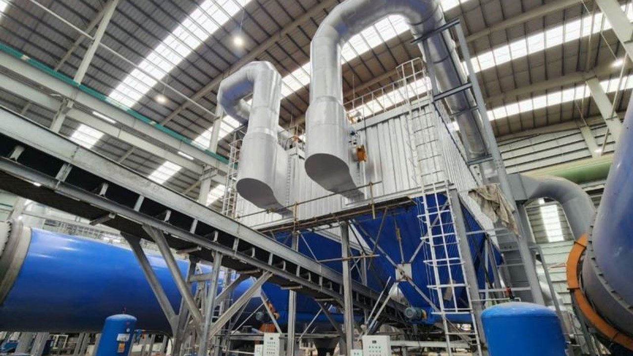 Dinas Lingkungan Hidup DKI Jakarta memastikan operasional RDF Plant Rorotan aman dan ramah lingkungan, didukung teknologi canggih serta pengawasan ahli ITB. Mengapa warga tak perlu cemas?