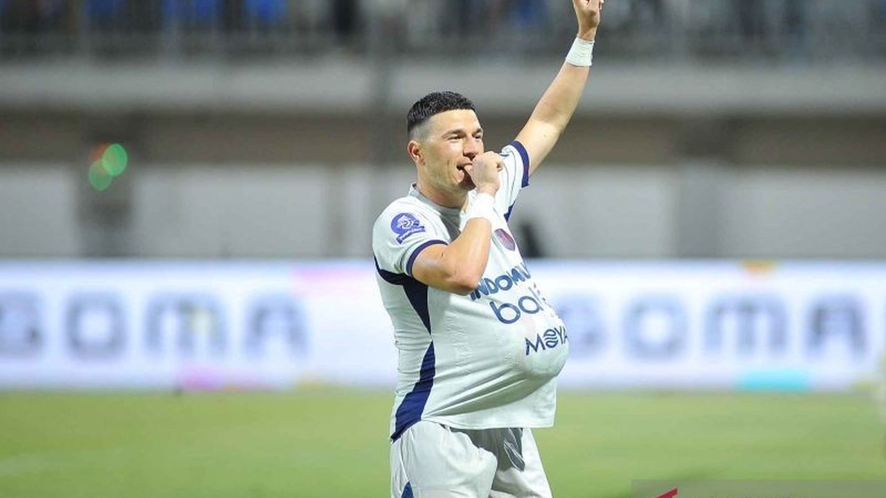 Pelatih Carlos Pena mengungkapkan Karakter Persita Tangerang yang kuat menjadi kunci sukses menahan imbang Madura United 1-1, meski sempat tertinggal oleh penalti kontroversial. Simak detail perjuangan mereka!