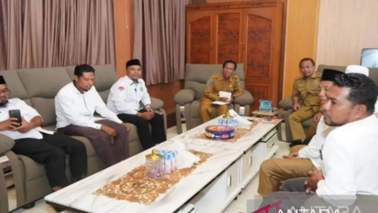 Pemkot Bima serius memperjuangkan Aspirasi Guru Swasta PPPK yang telah lama mengabdi ke pemerintah pusat, membuka harapan baru bagi kesetaraan kesejahteraan. Akankah berhasil?