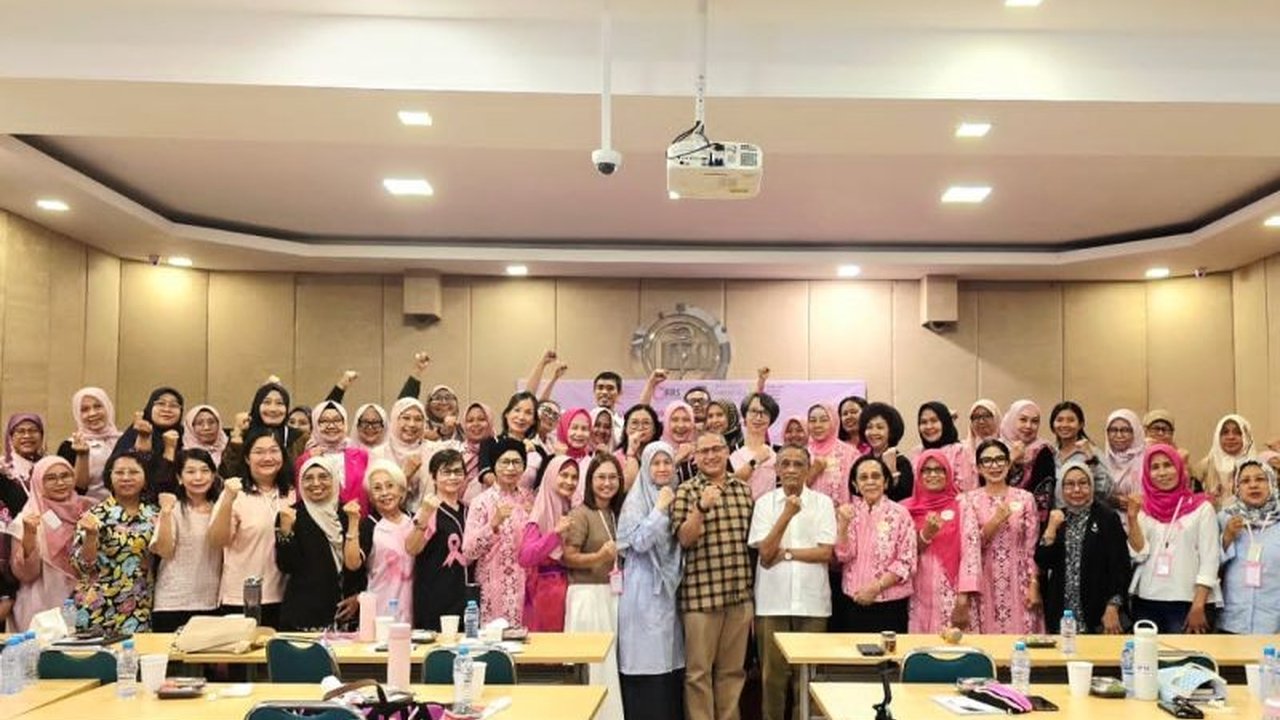 Yayasan Kanker Payudara Indonesia (YKPI) menegaskan urgensi Pelatihan Pendamping Kanker Payudara bersertifikat internasional untuk mendukung pasien. Mengapa dukungan komprehensif sangat vital?