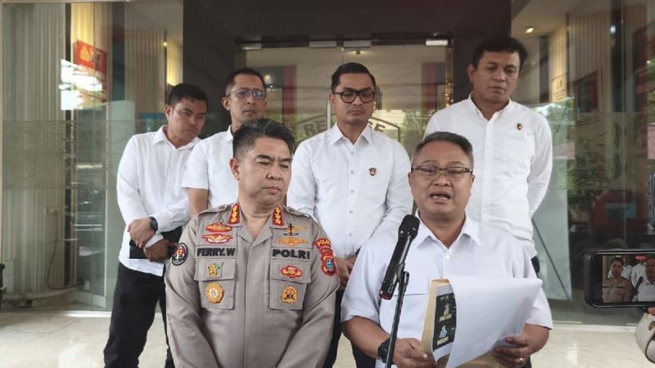 Polda Sumut berhasil membongkar praktik perdagangan bayi antarprovinsi yang telah beroperasi sejak 2023 di Medan. Penyelidikan mengungkap jaringan terputus dan banyak tersangka terlibat, bikin penasaran!
