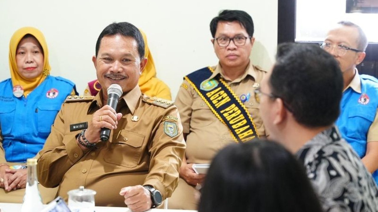 Dinas Penanaman Modal Pelayanan Terpadu Satu Pintu (DPMPTSP) Kota Madiun berupaya keras meraih predikat Zona Integritas, menjanjikan layanan publik yang bersih dan bebas korupsi. Bagaimana strategi mereka?