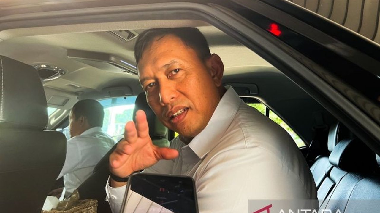 Direktur Utama Bulog memastikan stok beras nasional mencapai 3,9 juta ton, cukup hingga akhir tahun. Bagaimana upaya pemerintah menjamin ketahanan pangan?